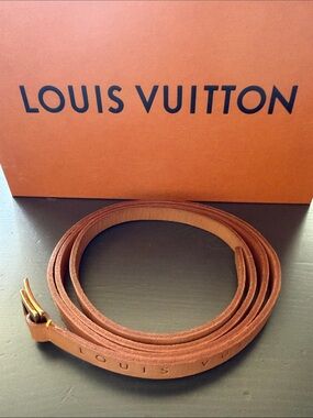 Louis Vuitton Tan Leather Slim Belt with Gold-Tone Buckle vachetta medium 41”